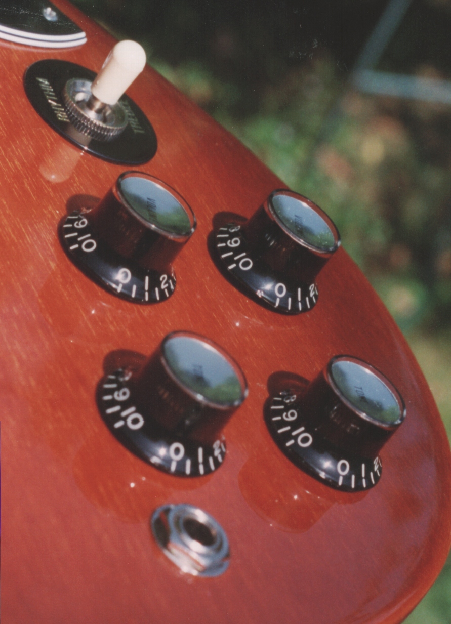 The Gibson SG's Controls